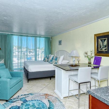 Waterfront Room, Heated Pool, Tiki Bar & Grill South Bradenton ภายนอก รูปภาพ