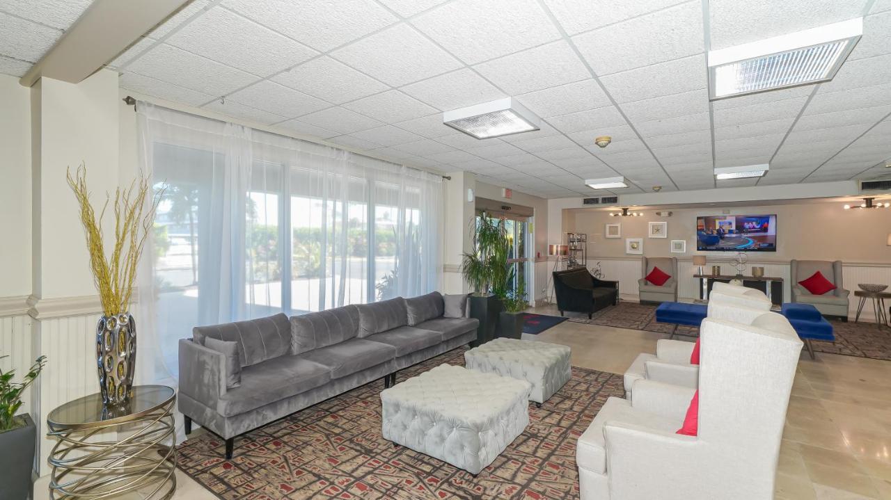 Waterfront Room, Heated Pool, Tiki Bar & Grill South Bradenton ภายนอก รูปภาพ