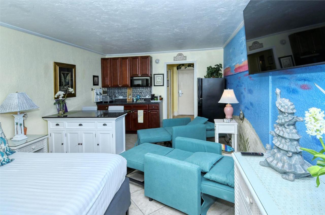 Waterfront Room, Heated Pool, Tiki Bar & Grill South Bradenton ภายนอก รูปภาพ