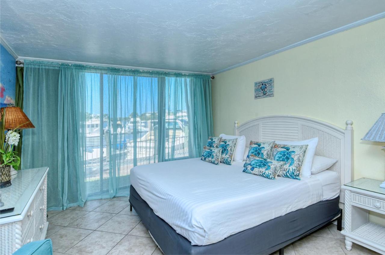 Waterfront Room, Heated Pool, Tiki Bar & Grill South Bradenton ภายนอก รูปภาพ