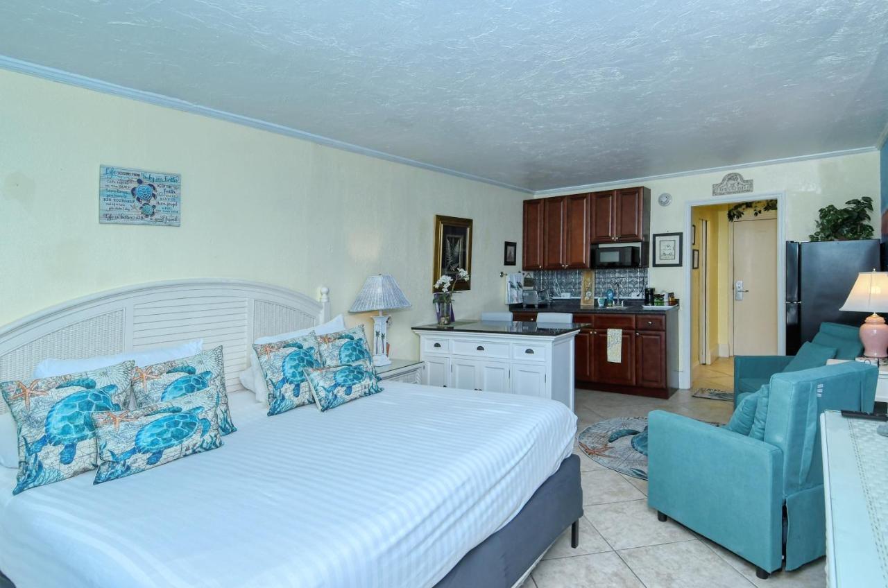 Waterfront Room, Heated Pool, Tiki Bar & Grill South Bradenton ภายนอก รูปภาพ
